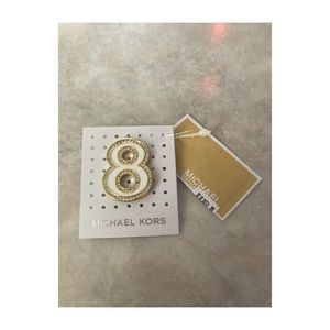 ‼️SALE‼️ RARE Michael Kors Lucky 8 Pin 🍀